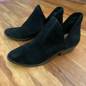 Lucky brand Baley black suede bootie. Size 8.5